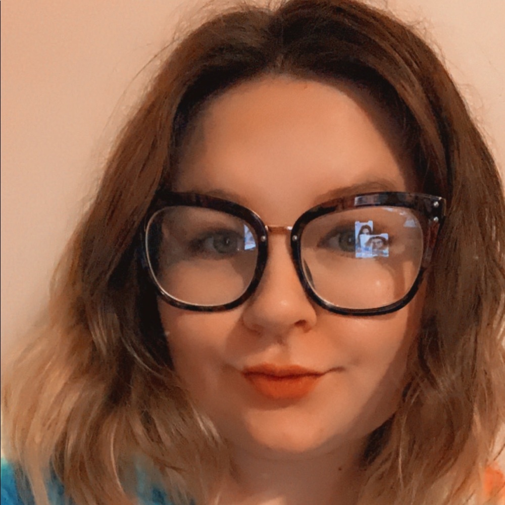 Meet your Posher, Halley
